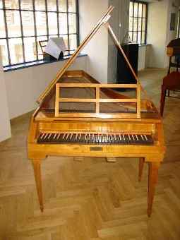 pianoforte a coda storico, rifacimento della manifattura pianoforti Watzek