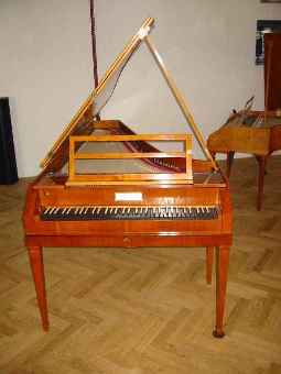 piano-forte de la compagnie Schantz, réplique réalisée par l'atelier de pianos Watzek